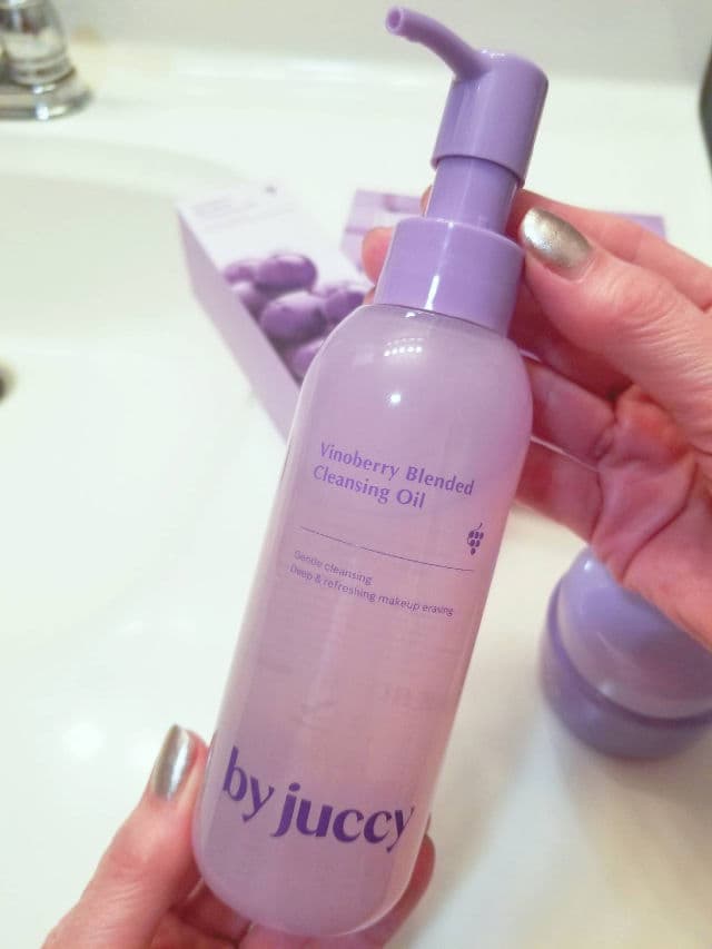 By Juccy Vinoberry Blended Cleansing Oil review photo by BellaB