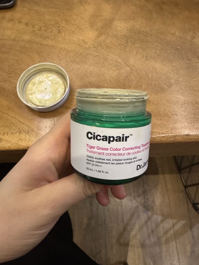 Dr. Jart+ Cicapair Soothing Color Correcting Treatment review photo by arlaa