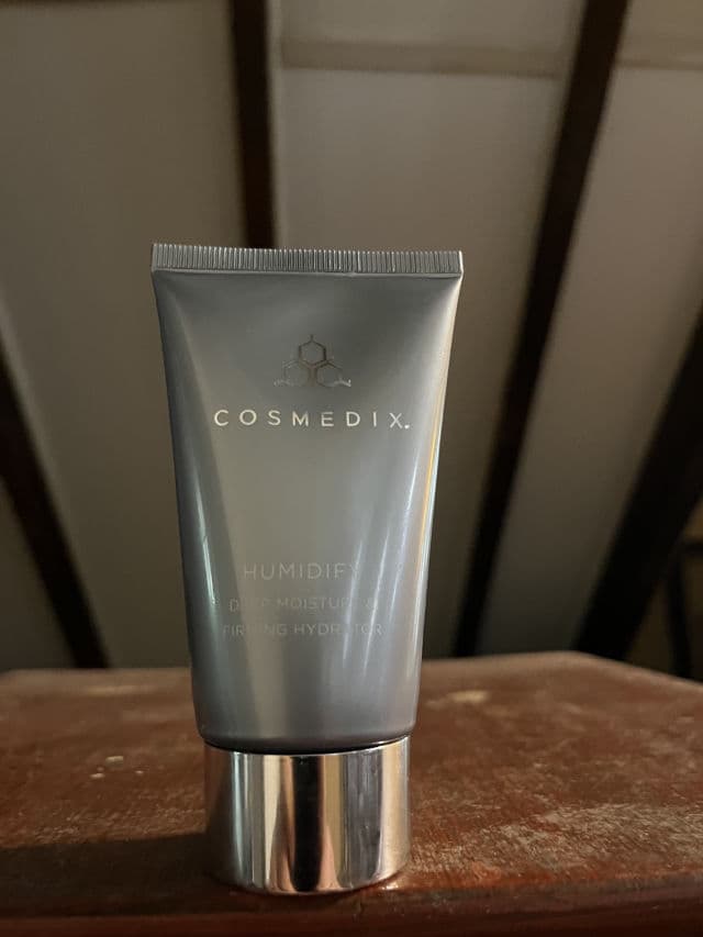 Cosmedix Hydrate+ SPF 17 review photo by APOLEZ