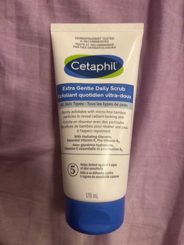 Cetaphil Extra Gentle Daily Scrub review photo by Glowbycare