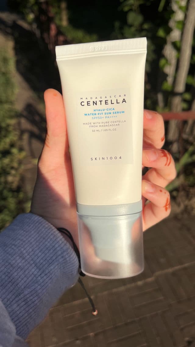 SKIN1004 Madagascar Centella Hyalu-Cica Water-Fit Sun Serum SPF50+ PA++++ review photo by llinaeem