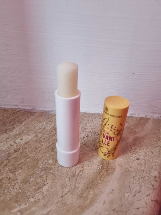 YVES ROCHER Vanilla Lip Balm review photo by Shishou