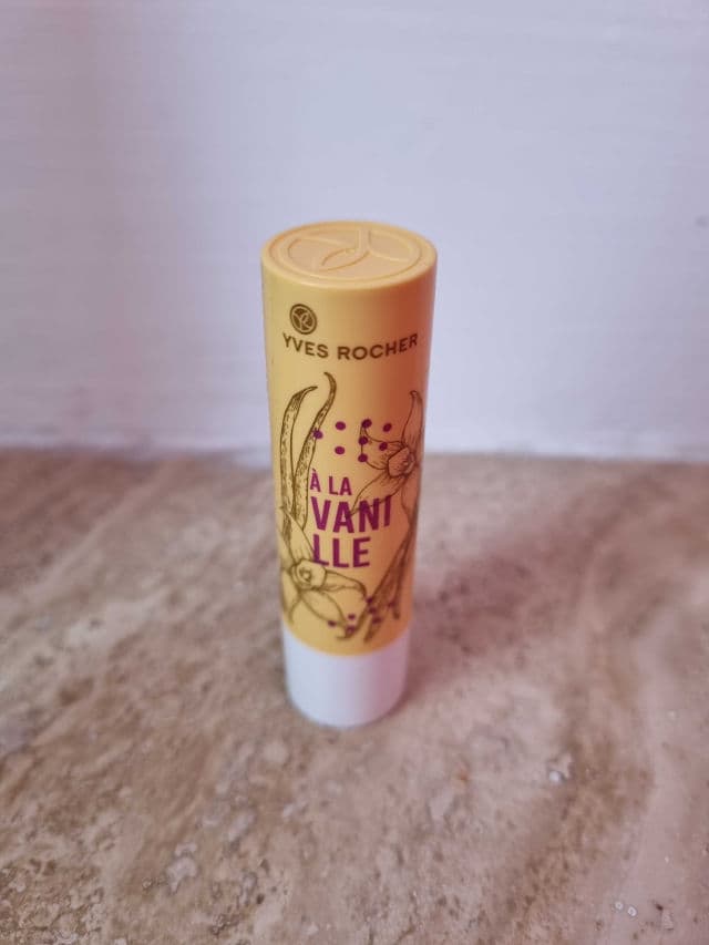 YVES ROCHER Vanilla Lip Balm review photo by Shishou