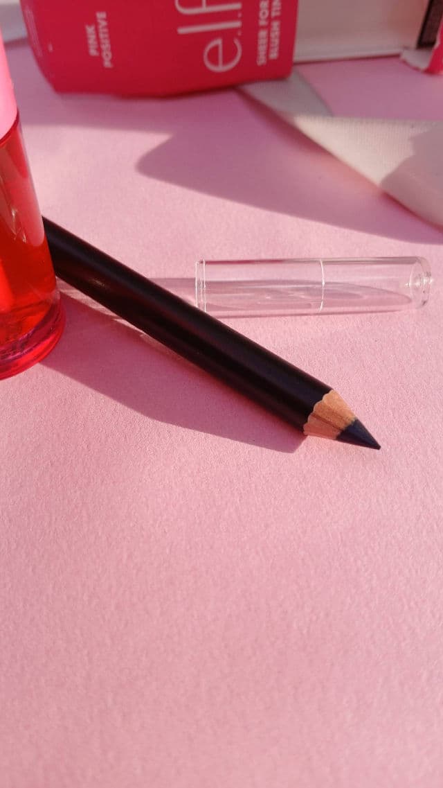 SELF BEAUTY Ultra Slim Waterproof Long-Lasting Gel Pencil Eyeliner - Black review photo by tatiross89