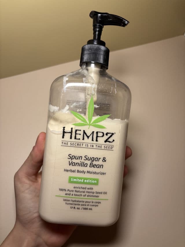 Hempz Spun Sugar & Vanilla Bean Herbal Body Moisturizer review photo by taliaby