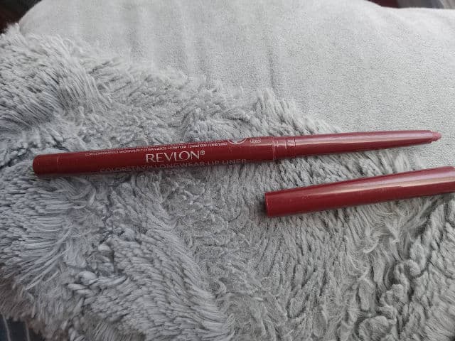 Revlon ColorStay Lip Liner - Wine review photo by moonlite
