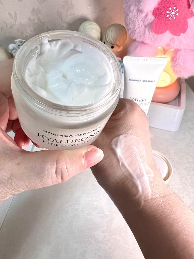 Moringa Ceramide Hyaluronic Hydrating Cream product review