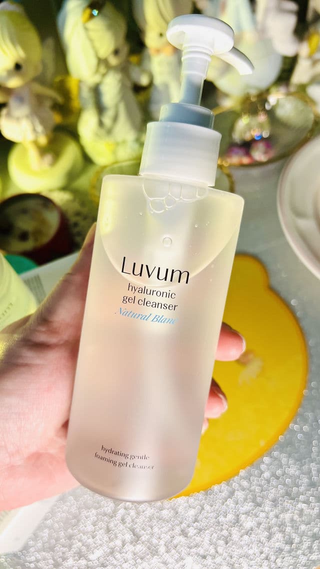 Luvum Natural Blanc Hyaluronic Gel Cleanser review photo by freshmochiskin