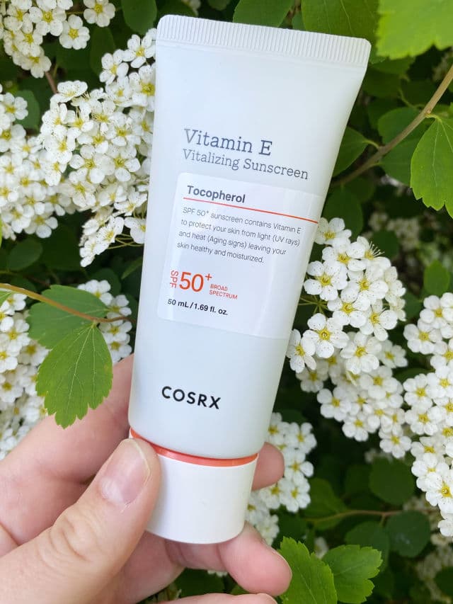 COSRX Vitamin E Vitalizing Sunscreen SPF50+ review photo by sugarkittymeow