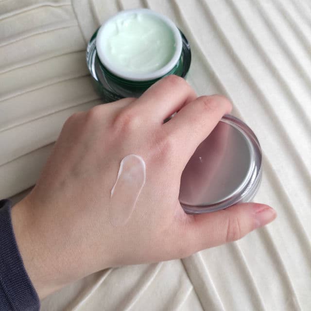 Farmstay Cica Farm Regenerating Solution Cream review photo by skincareandcaro