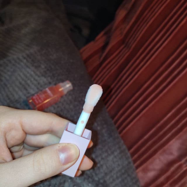 KYLIE SKIN Lip Oil  review photo by skincareandcaro