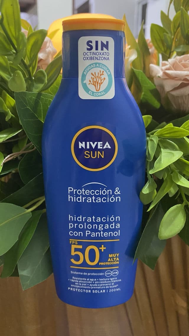 Nivea Sun Protect & Refresh Sun Lotion SPF 50 review photo by Daniaelizabet