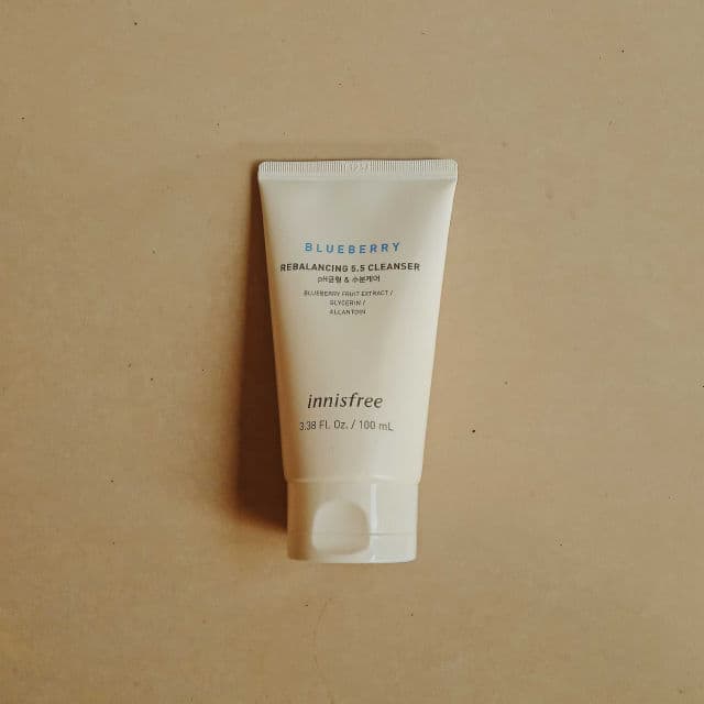 INNISFREE Blueberry Rebalancing 5.5 Cleanser review photo by everydayskin