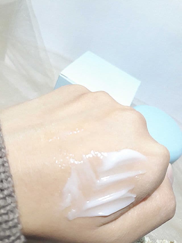Saturday Looks Waterizer Light Weight Cream Hyaluronic Acid + Ceramide review photo by Lovable29