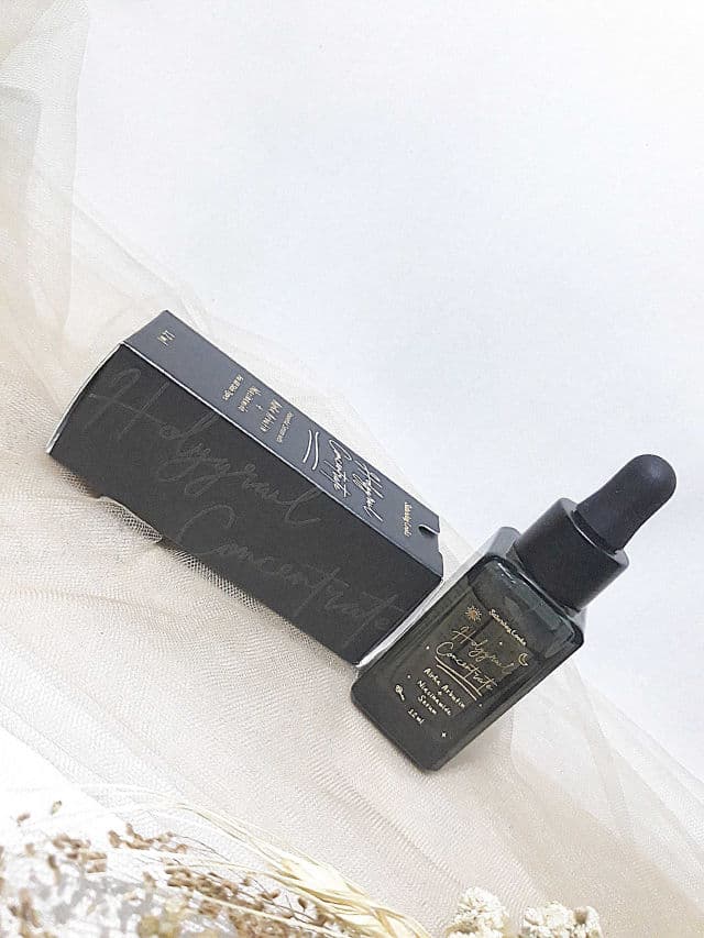 Saturday Looks Holygrail Concentrate Serum - Alpha Arbutin + Niacinamide review photo by Lovable29