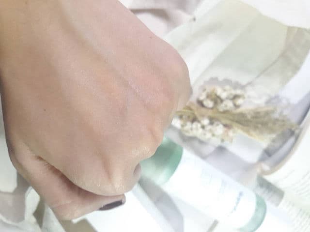 Veganifect. Clean & Glow Green Barley First Essence review photo by Lovable29