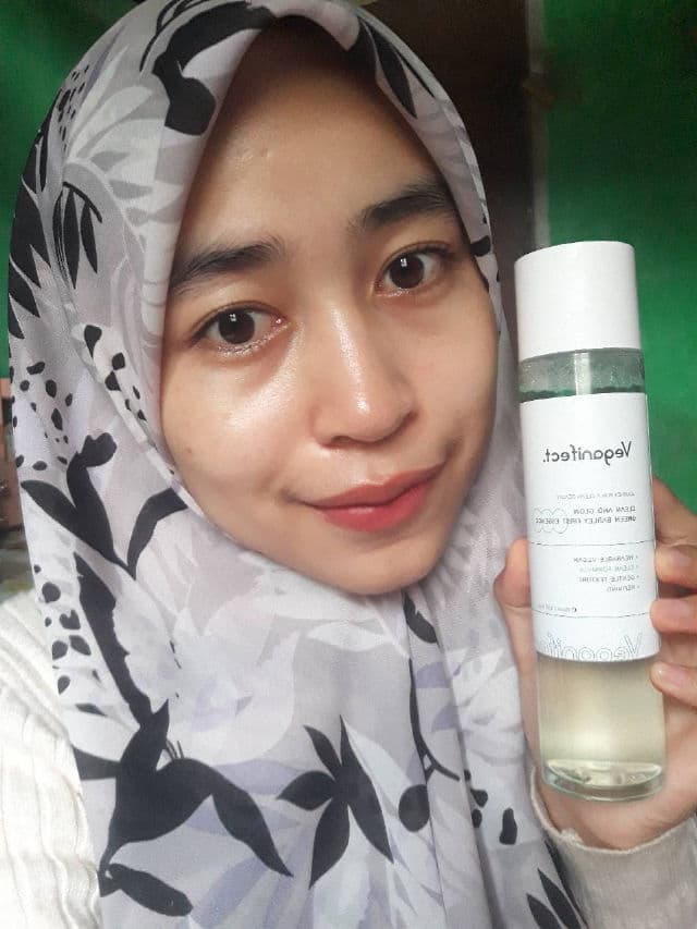 Veganifect. Clean & Glow Green Barley First Essence review photo by Lovable29