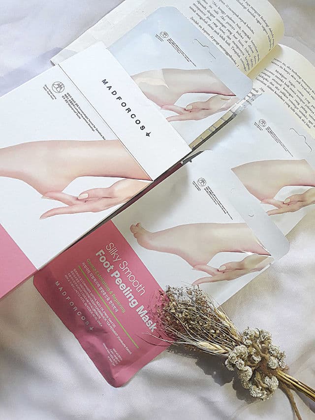 MADFORCOS Silky Smooth Foot Peeling Mask review photo by Lovable29