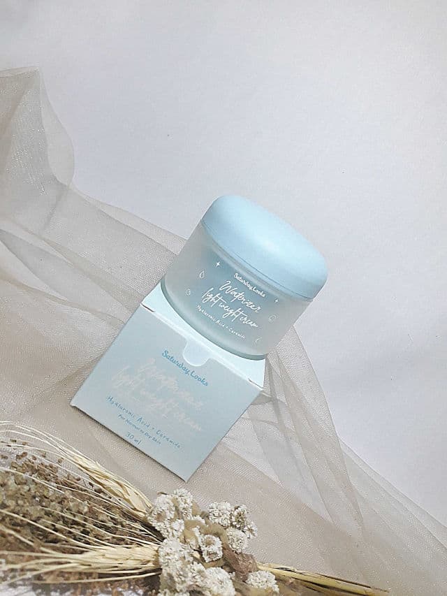 Saturday Looks Waterizer Light Weight Cream Hyaluronic Acid + Ceramide review photo by Lovable29