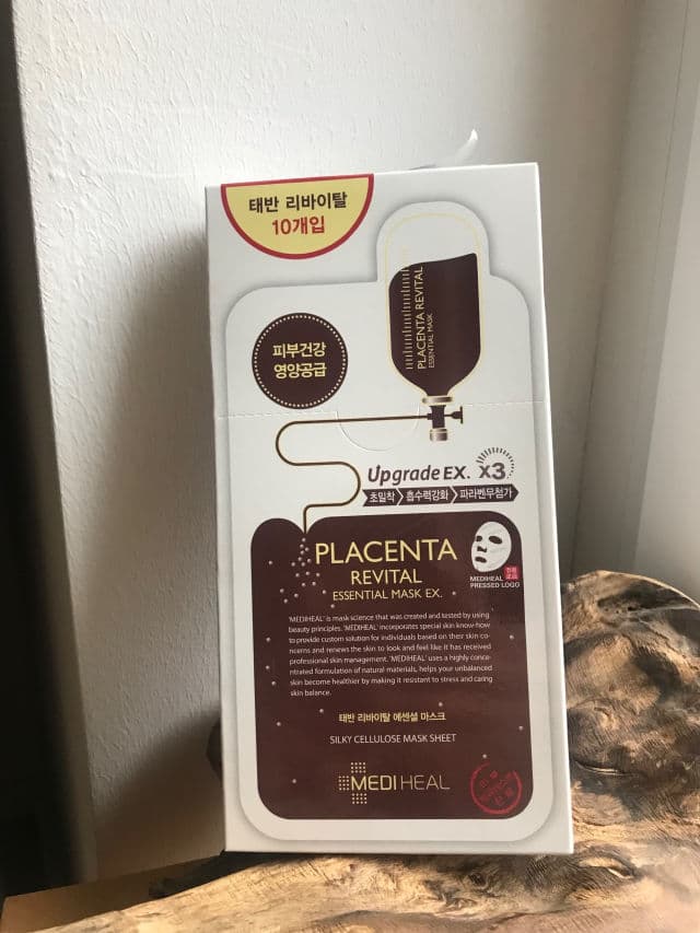 MEDIHEAL Placenta Revital Essential Mask EX review photo by Clurue