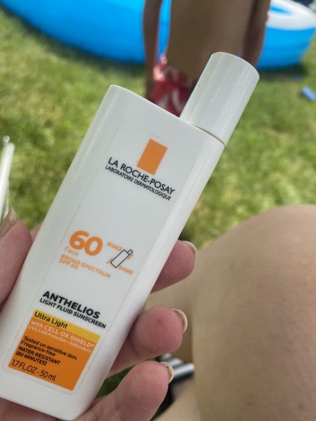 La Roche-Posay Anthelios 60 Ultra Light Sunscreen Fluid review photo by FaithM