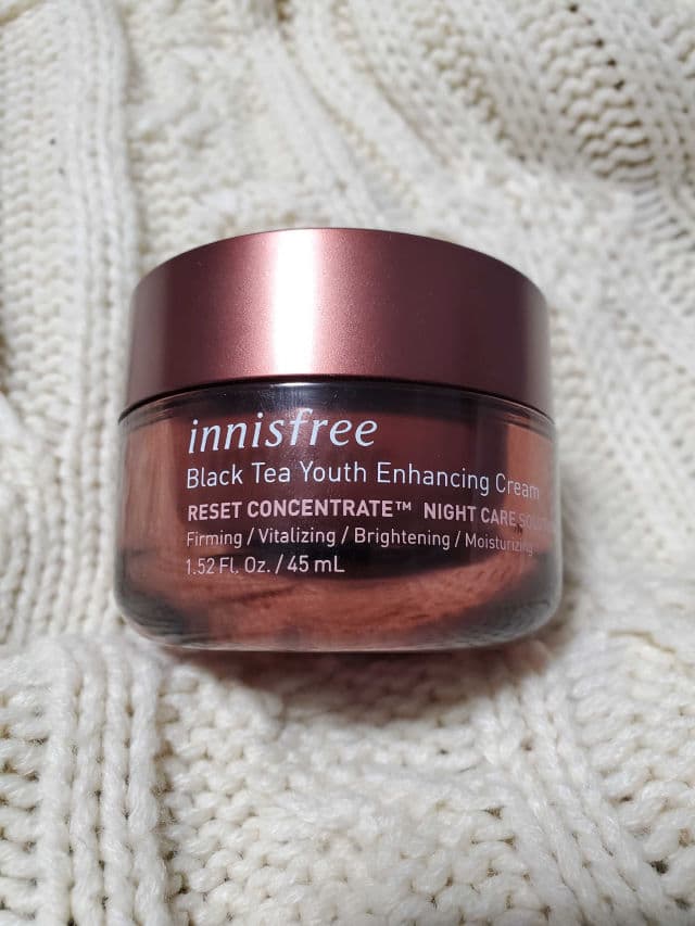 INNISFREE Black Tea Youth Enhancing Cream review photo by SesameUnni