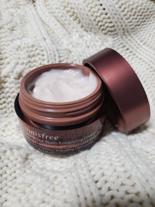 INNISFREE Black Tea Youth Enhancing Cream review photo by SesameUnni