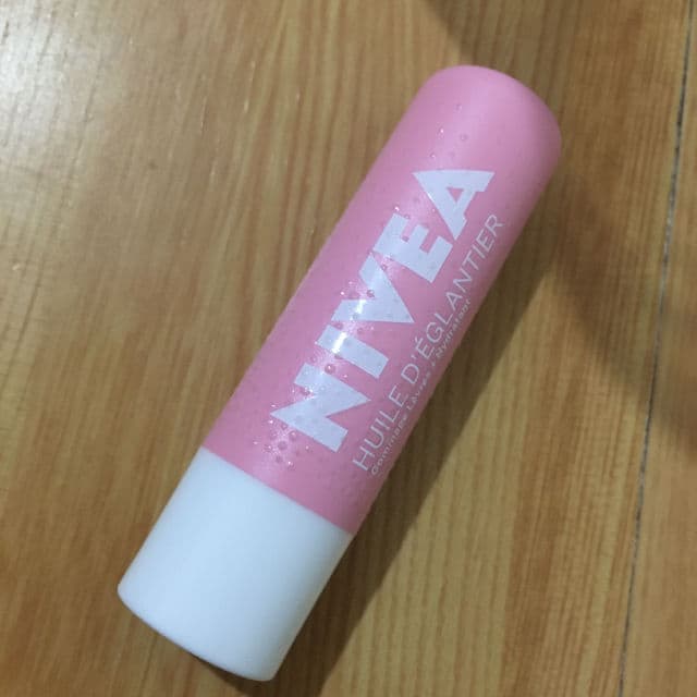 Nivea Lip 2 in 1 Caring Scrub with Rosehip Oil review photo by ransu