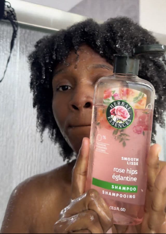 Herbal Essences Sulphate-free Potent Aloe & Avocado Oil Shampoo review photo by WidlineRiviere