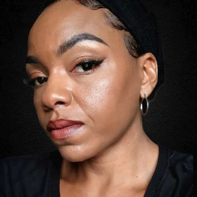 Laura Mercier Real Flawless Weightless Perfecting Foundation review photo by BeautyFrame