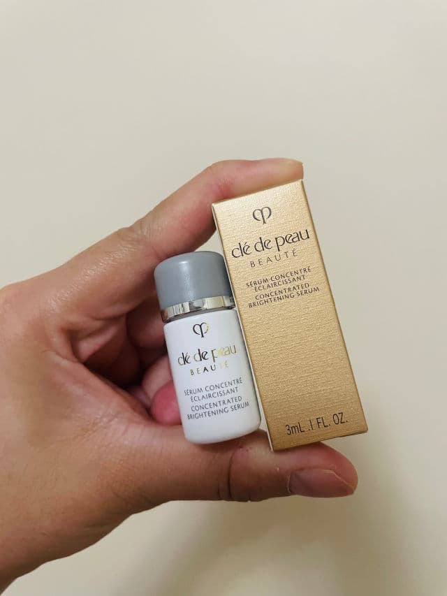 Clé de Peau Beauté Concentrated Brightening Serum review photo by Pearly08