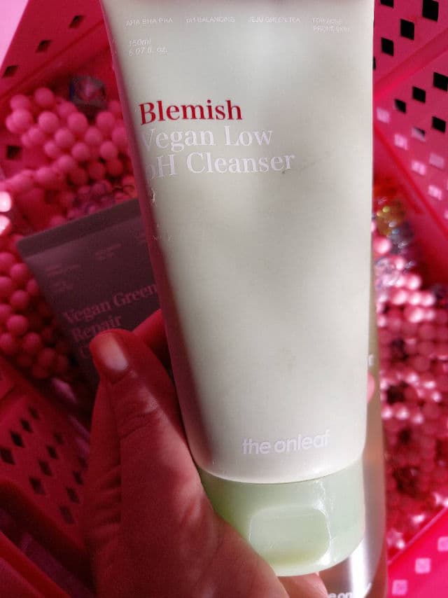 The Onleaf Blemish Vegan Low PH Cleanser review photo by unikitty