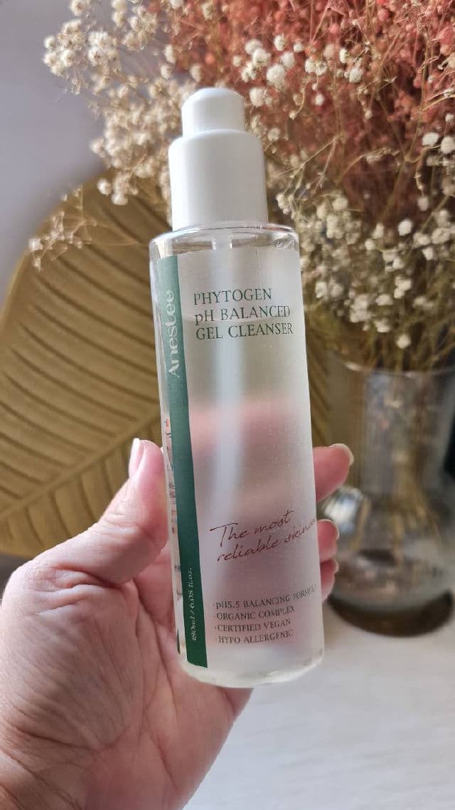 Anestee Phytogen pH Balanced Gel Cleanser  review photo by Jonette