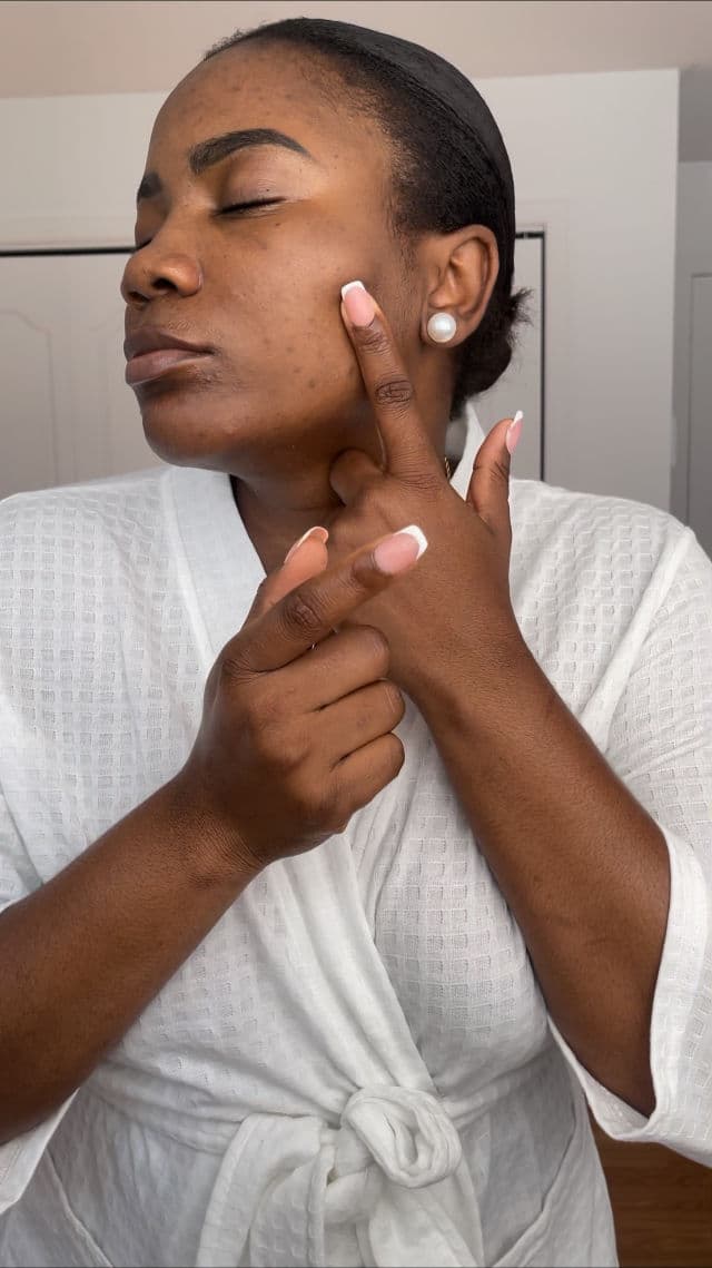 BENTON Guava 70 Skin Toner Pad review photo by destinypretty