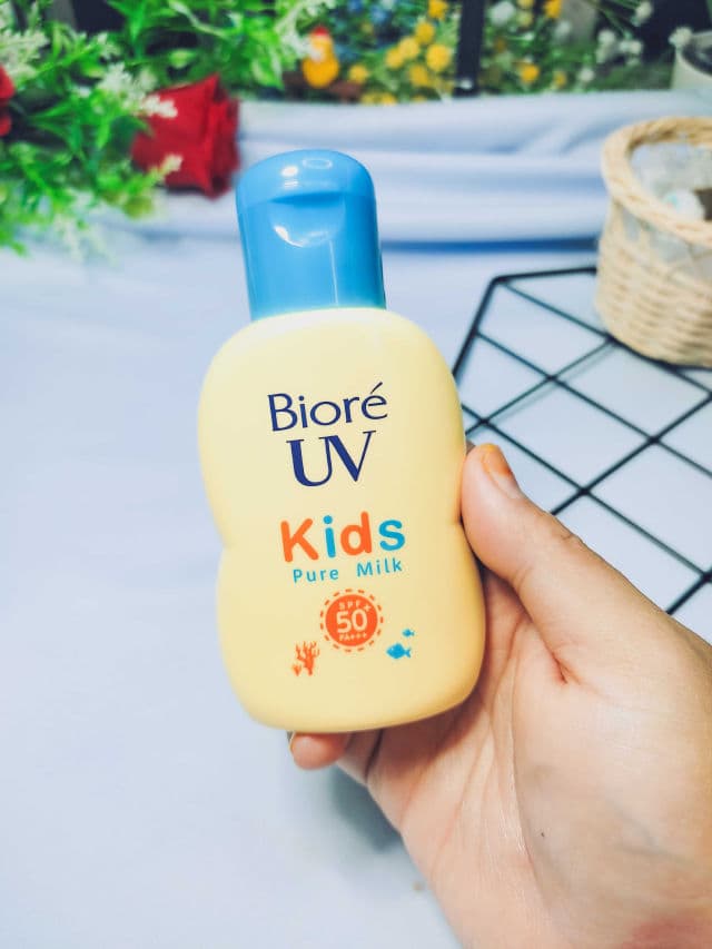 Biore UV Kids Pure Milk SPF 50 PA+++ review photo by itsniknazirah