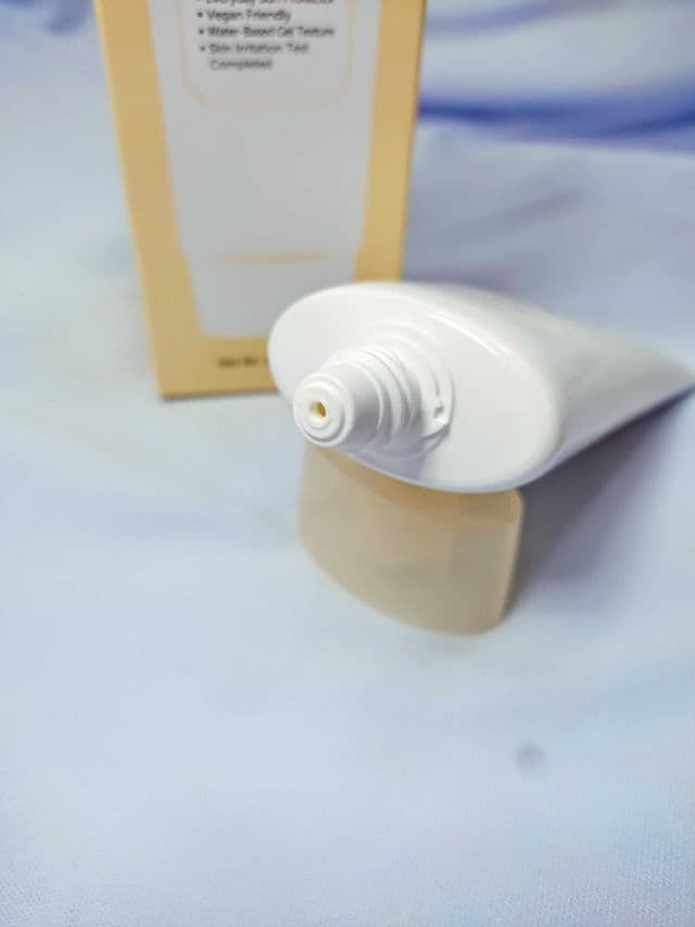 Dear, Klairs All-day Airy Sunscreen SPF50+ PA++++ review photo by itsniknazirah