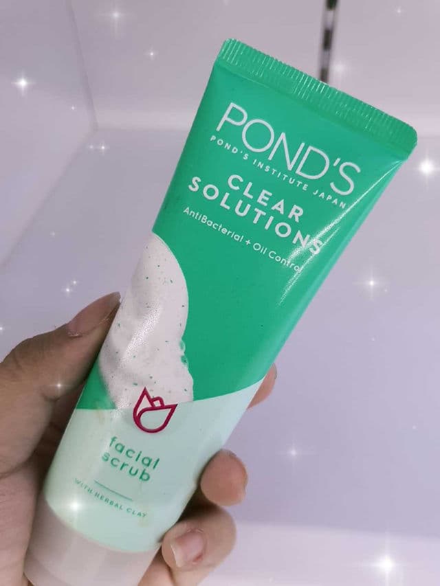 Pond's Clear Solutions  Anti-Bacterial Facial Scrub review photo by Amelll