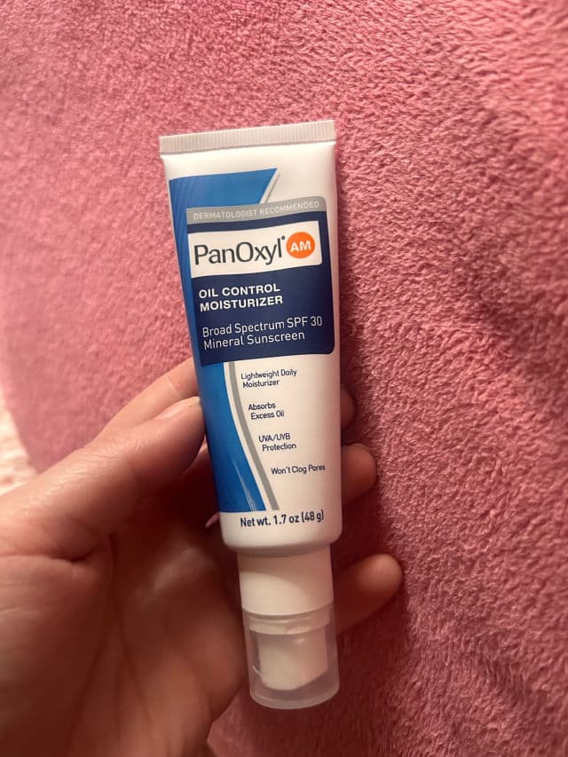 PanOxyl Oil Control Moisturizer with SPF 30 Mineral Sunscreen review photo by HollyC123