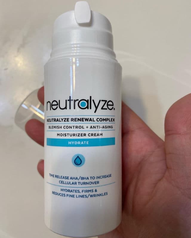 Neutralyze Renewal Complex review photo by DermDeserve