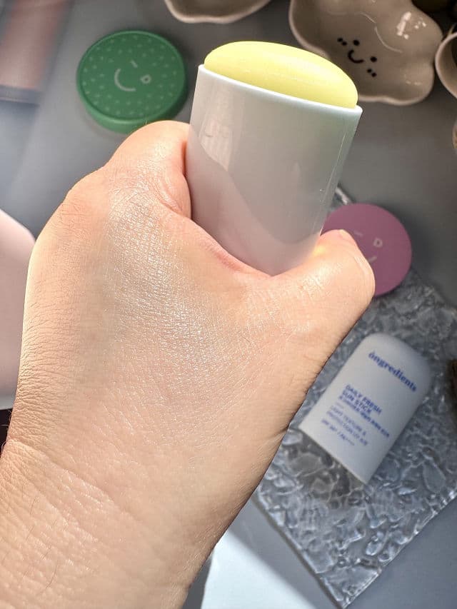 Ongredients Daily Fresh Sun Stick SPF 50+ PA++++ review photo by freshmochiskin