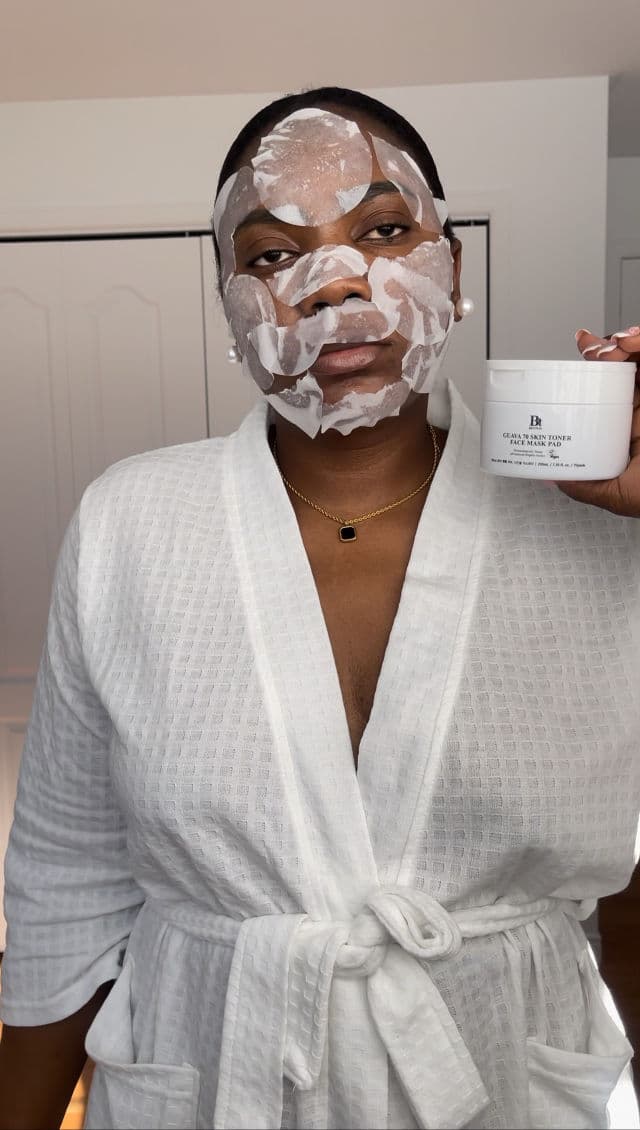 BENTON Guava 70 Skin Toner Pad review photo by destinypretty