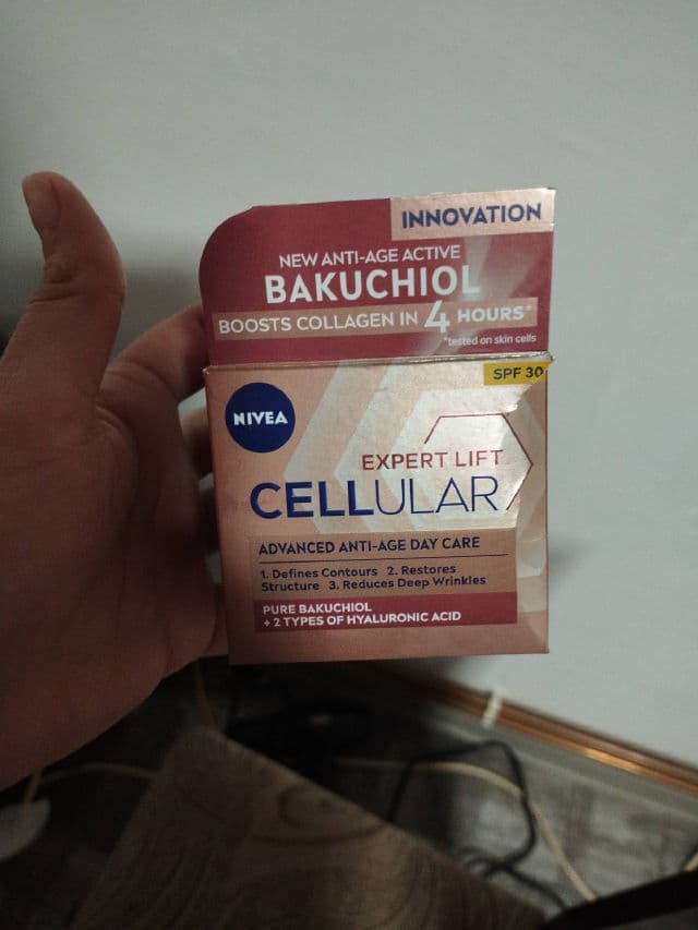 Nivea Cellular Expert Lift Advanced Anti-Age Day Care SPF 30 review photo by Laurarivera