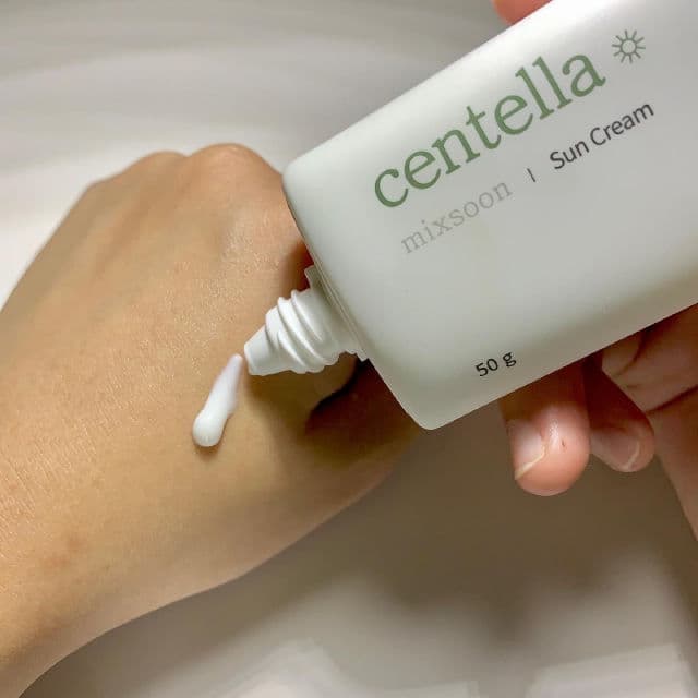 MIXSOON Centella Asiatica Sun Cream SPF 50+ PA++++  review photo by izzaatiaqilah