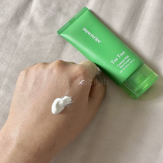 PAPA RECIPE Tea Tree Control Mild Sun Cream SPF50+/PA++++ review photo by izzaatiaqilah
