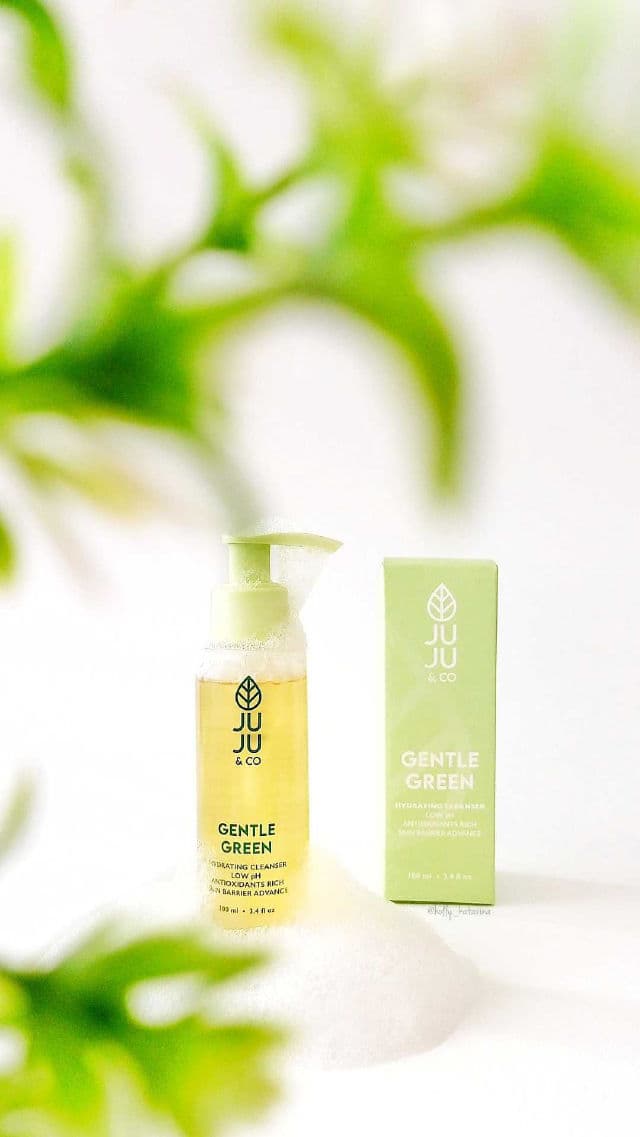 Juju & Co Gentle Green Hydrating Cleanser review photo by Hollykatarina