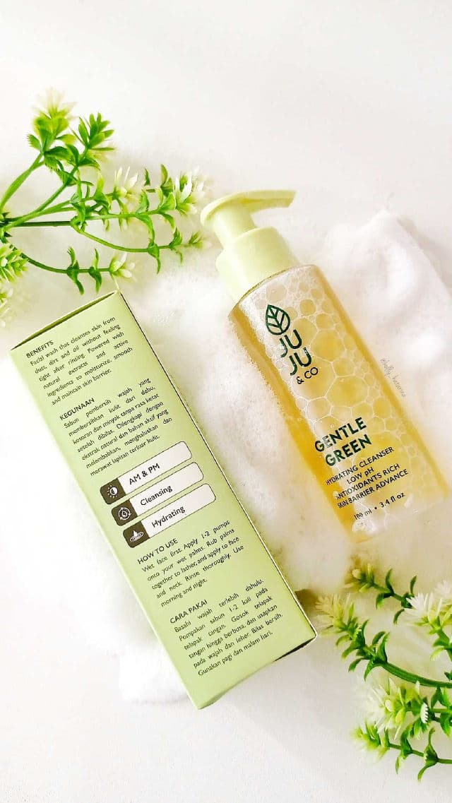 Juju & Co Gentle Green Hydrating Cleanser review photo by Hollykatarina
