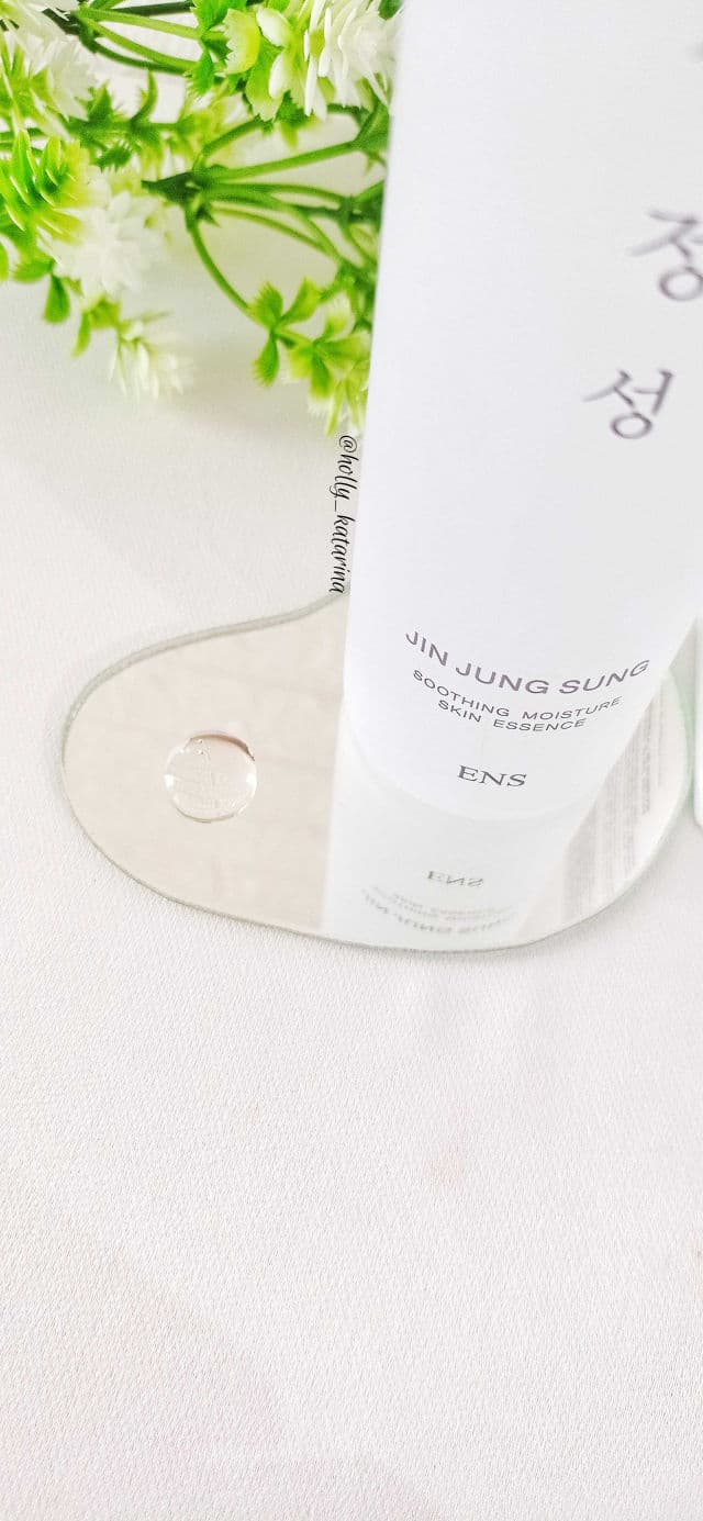 ENS Jin Jung Sung Soothing Moisture Skin Essence review photo by Hollykatarina