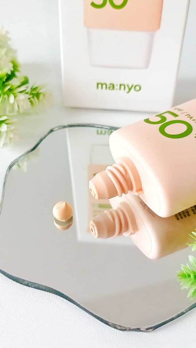 manyo Foundation-Free Sun Cream SPF50+ PA++++ review photo by Hollykatarina
