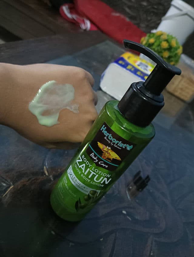 Herborist Body Lotion - Zaitun review photo by Ridha