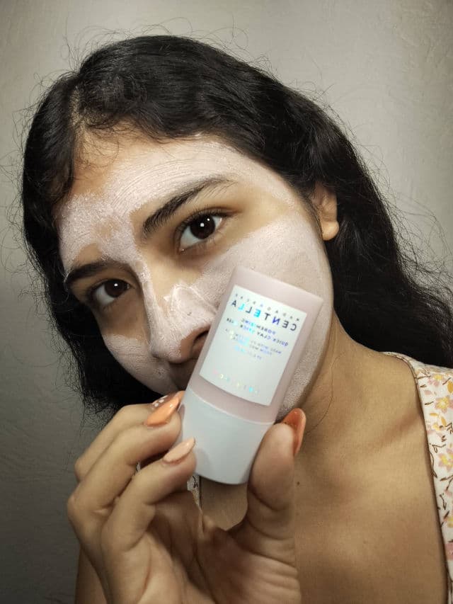 SKIN1004 Madagascar Centella Poremizing Quick Clay Stick Mask review photo by Cinthia14